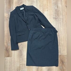 Women’s Calvin Klein Suite 8P/8